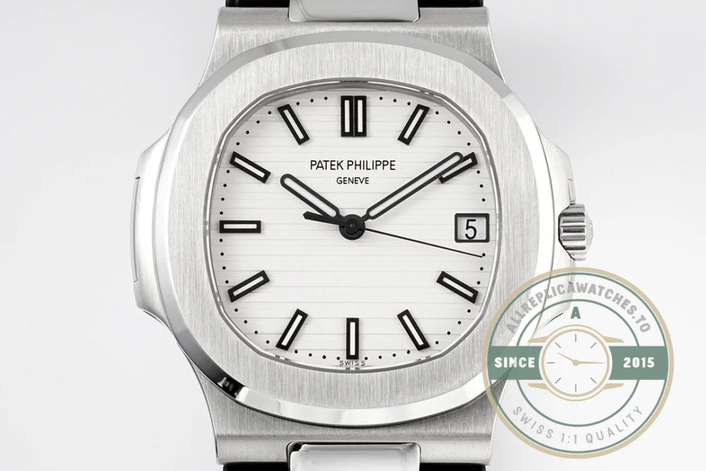 Replica Nautilus 5711-001 Patek Philippe 40 mm, White Dial, Black Rubber - 1:1 Swiss Replica Watch