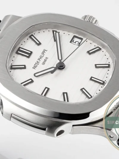 Replica Nautilus 5711-001 Patek Philippe 40 mm, White Dial, Black Rubber - Swiss Movement Replica Watch