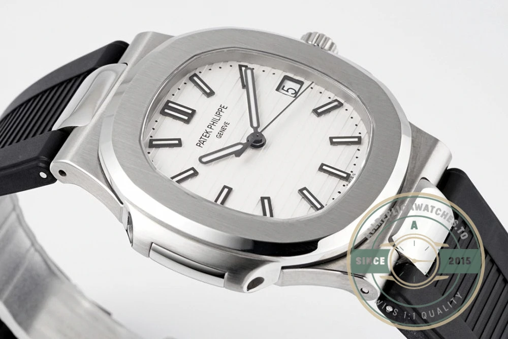 Replica Nautilus 5711-001 Patek Philippe 40 mm, White Dial, Black Rubber - Swiss Movement Replica Watch