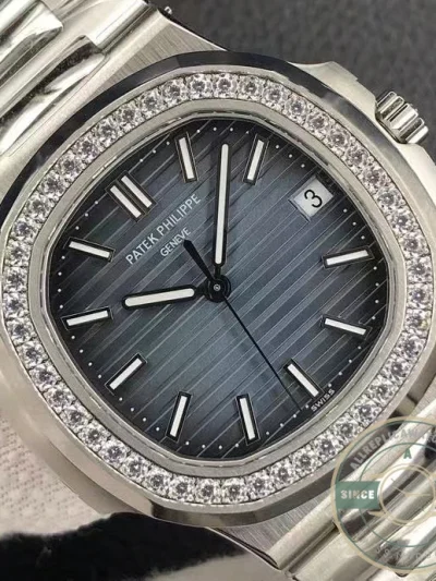 Replica Nautilus 5711-1300A-001 Patek Philippe 40 mm, Blue Dial Baguette Bezel - 1:1 Swiss Replica Watch