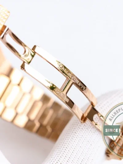 Replica Nautilus 5711-1300A-001 Patek Philippe 40 mm, Rose Gold Diamond Dial - Best Quality Replica Watch