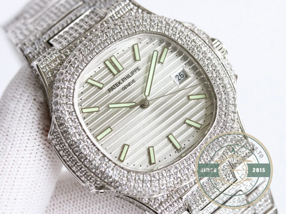 Replica Nautilus 5711-1300A-001 Patek Philippe 40 mm, White Dial, Iced Out - Factory Super Clone Watch