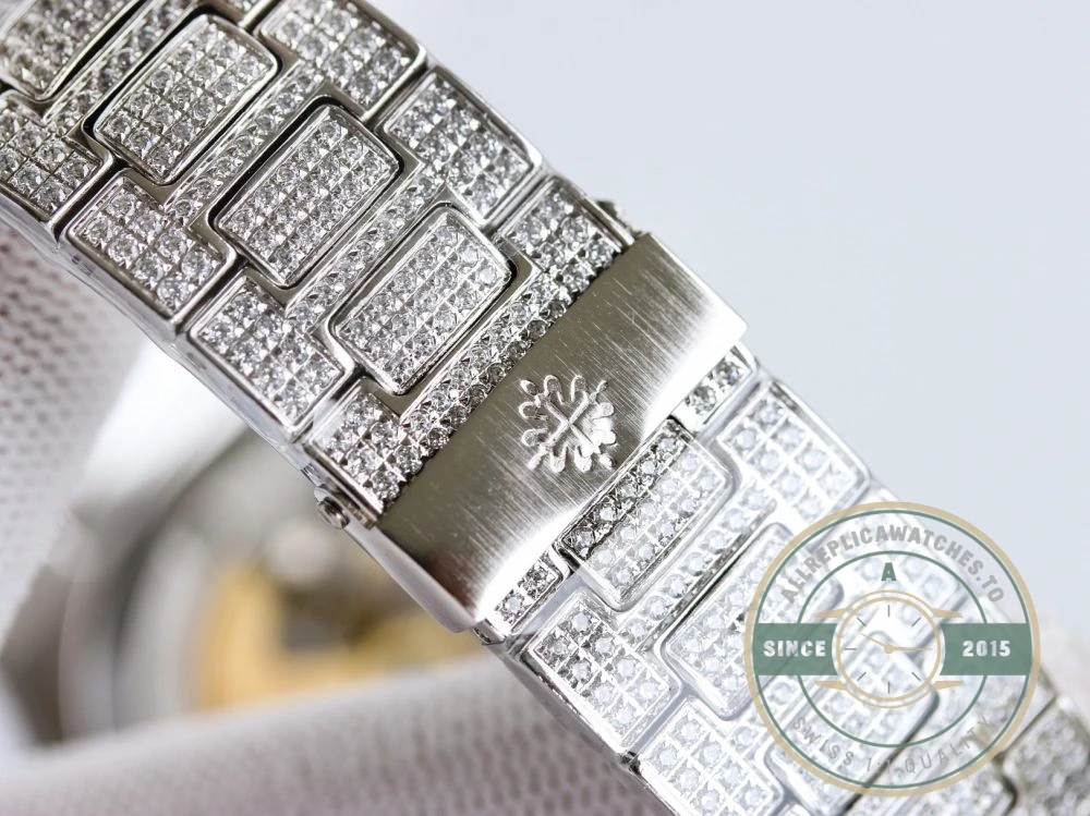 Replica Nautilus 5711-1300A-001 Patek Philippe 40 mm, White Dial, Iced Out - Swiss Movement Replica Watch