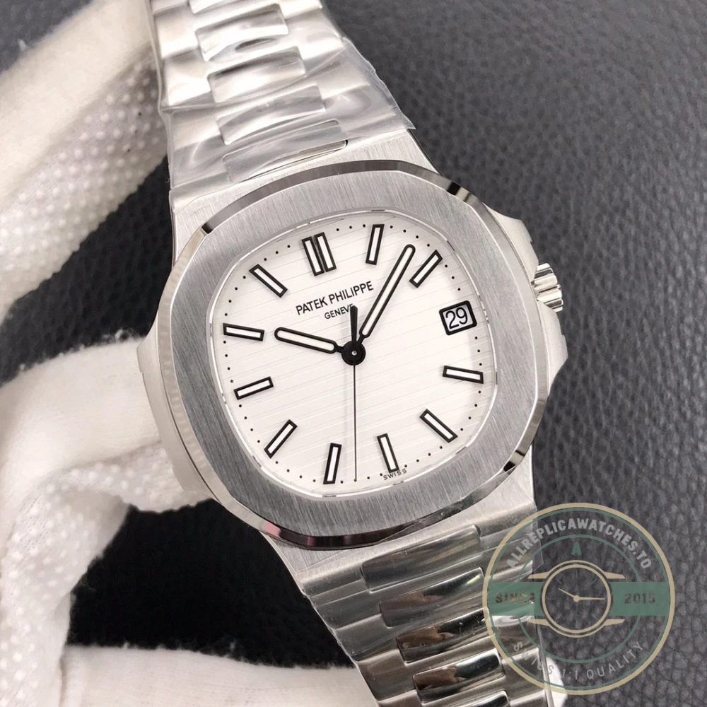 Replica Nautilus 5711/1A-011 Patek Philippe 40 mm, Stainless Steel, White Dial - Factory Super Clone Watch