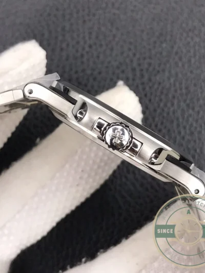 Replica Nautilus 5711/1A-011 Patek Philippe 40 mm, Stainless Steel, White Dial - Top-Tier Swiss Replica Watch