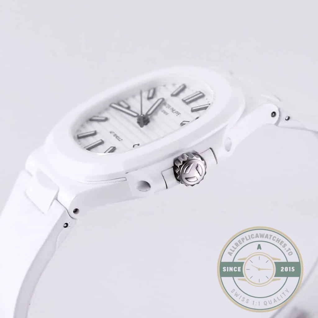 Replica Nautilus 5711/1A-018 Patek Philippe 40 mm, Rubber Strap White Dial - Swiss-Made Clone Watch