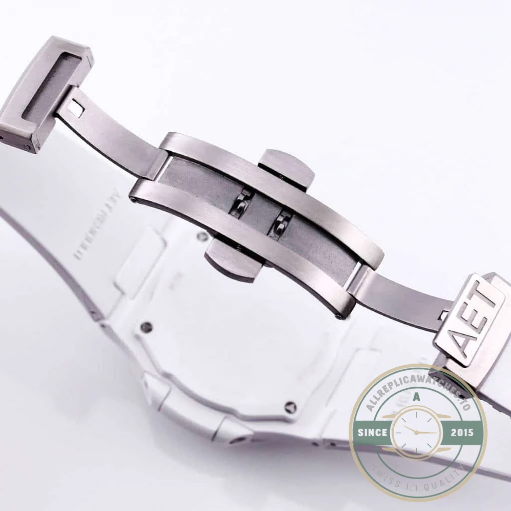 Replica Nautilus 5711/1A-018 Patek Philippe 40 mm, Rubber Strap White Dial - Affordable Super Clone Watch