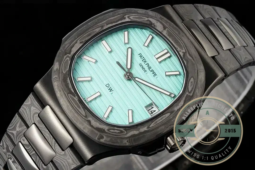 Replica Nautilus 5711/1A Patek Philippe Carbon 40 mm, Black Carbon - Luxury Replica Watch