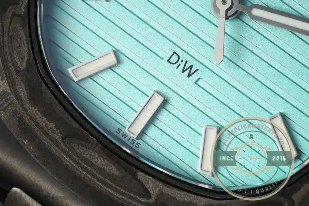 Replica Nautilus 5711/1A Patek Philippe Carbon 40 mm, Black Carbon - Swiss Movement Replica Watch