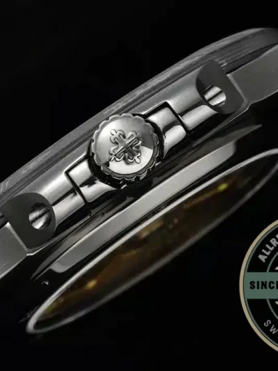 Replica Nautilus 5711/1A Patek Philippe Carbon 40 mm, Black Carbon - Swiss Movement Replica Watch