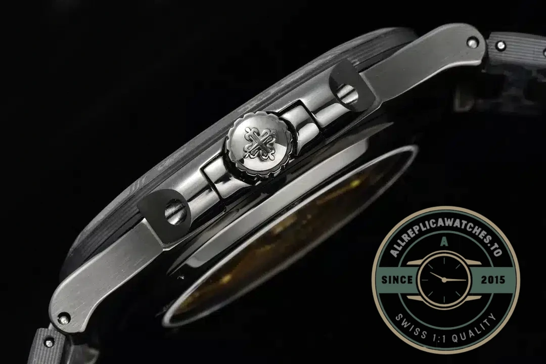 Replica Nautilus 5711/1A Patek Philippe Carbon 40 mm, Black Carbon - Swiss Movement Replica Watch