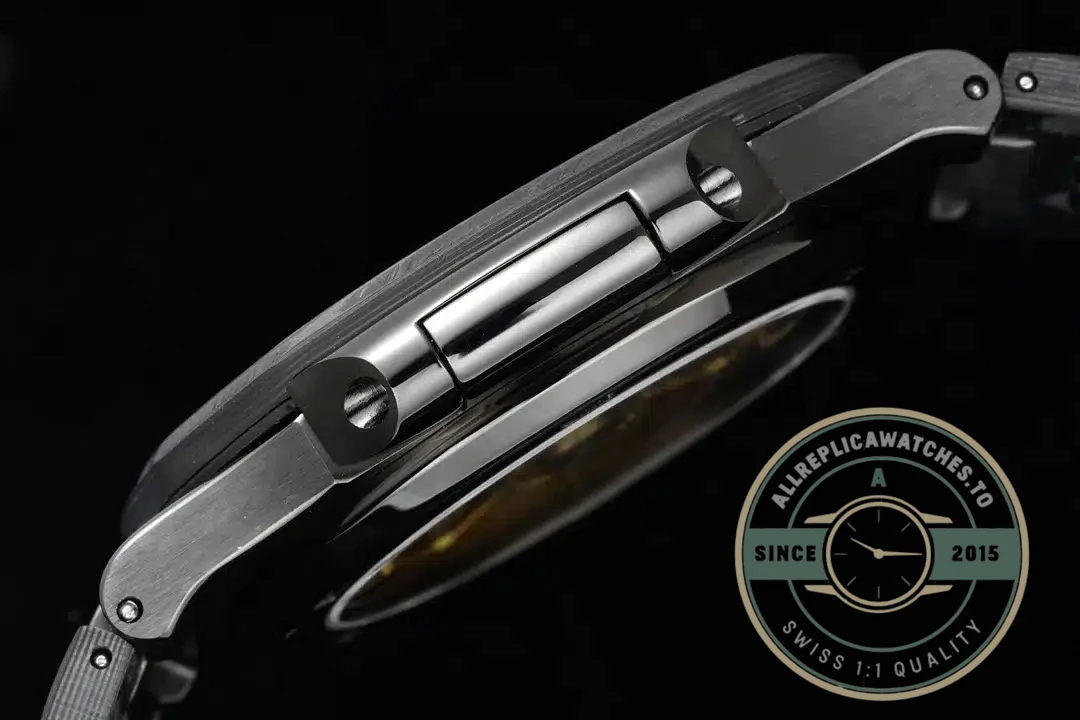 Replica Nautilus 5711/1A Patek Philippe Carbon 40 mm, Black Carbon - Affordable Super Clone Watch