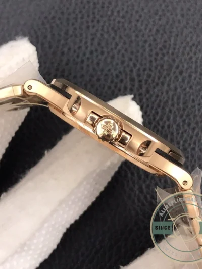 Replica Nautilus 5711/1R-001 Patek Philippe 40 mm, Rose Gold, Brown Dial - Premium Super Clone Watch