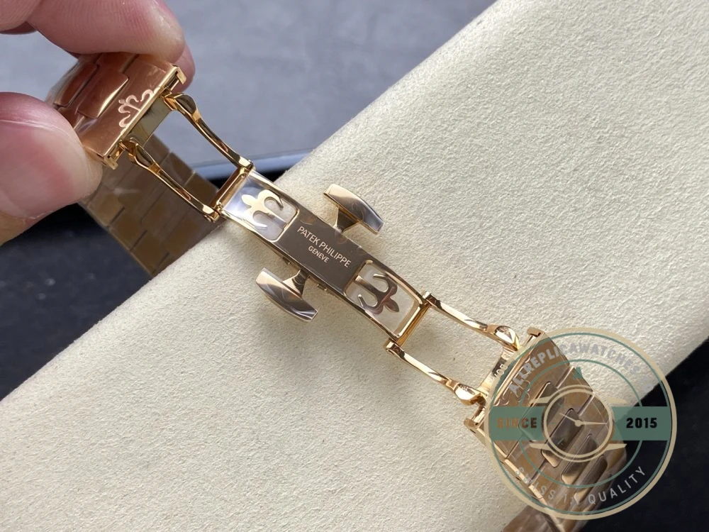 Replica Nautilus 5712/1R-001 Patek Philippe Moon phases 40 mm, Rose gold, Brown Dial - High-Grade Replica Watch
