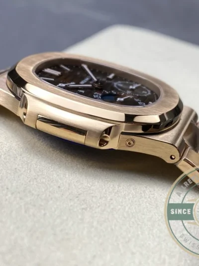 Replica Nautilus 5712/1R-001 Patek Philippe Moon phases 40 mm, Rose gold, Brown Dial - Budget Luxury Replica Watch