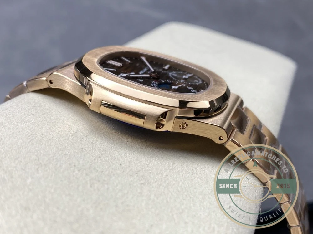 Replica Nautilus 5712/1R-001 Patek Philippe Moon phases 40 mm, Rose gold, Brown Dial - Budget Luxury Replica Watch