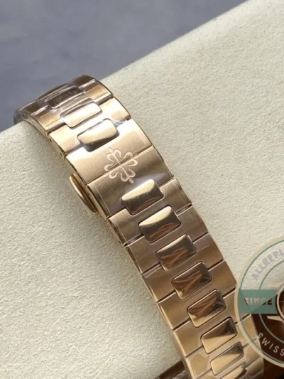 Replica Nautilus 5712/1R-001 Patek Philippe Moon phases 40 mm, Rose gold, Brown Dial - Budget Luxury Replica Watch