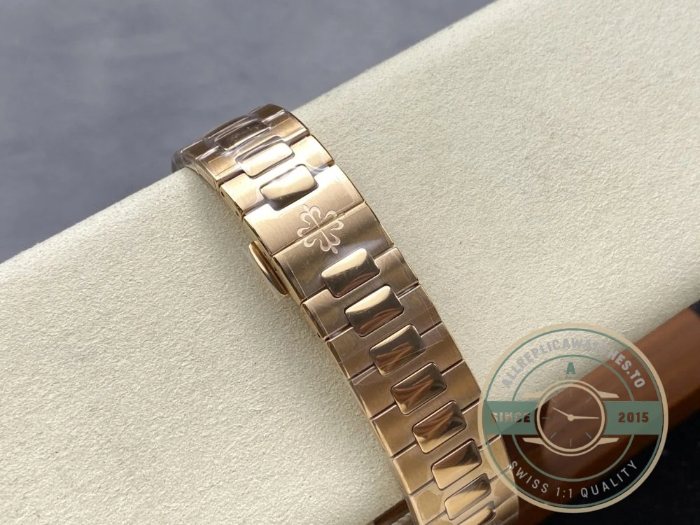 Replica Nautilus 5712/1R-001 Patek Philippe Moon phases 40 mm, Rose gold, Brown Dial - Budget Luxury Replica Watch