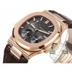 Small seconds between 4 and 5 o'clock on the rose gold tone Nautilus moon phase 5712R