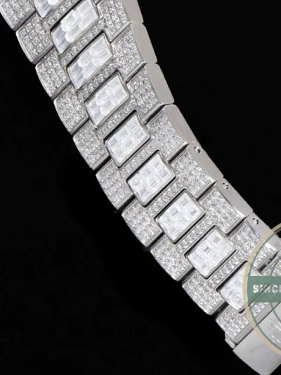Replica Nautilus 5719/10G Patek Philippe 40 mm, Pink Baguette Diamonds - Affordable Super Clone Watch