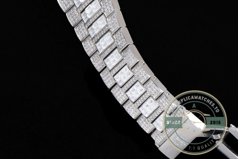 Replica Nautilus 5719/10G Patek Philippe 40 mm, Pink Baguette Diamonds - Affordable Super Clone Watch