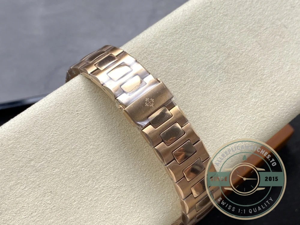Replica Nautilus 5740/1G-001 Patek Philippe Perpetual Calendar 40 mm, Rose gold, White Dial - Top-Tier Swiss Replica Watch
