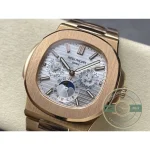 Date ring and leap year indicator at 3 o'clock, rose gold tone Nautilus 5740-style dial