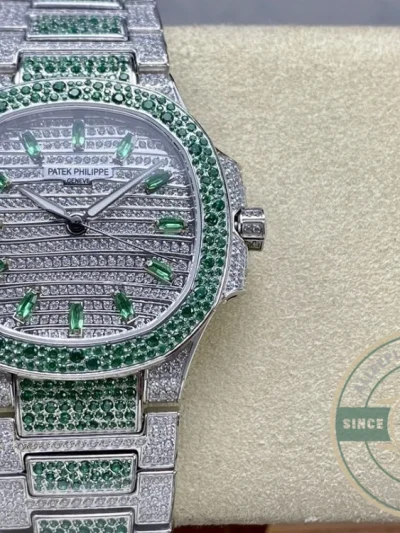 Replica Nautilus 7118/1453G-003 Patek Philippe “Ladies Automatic” 35.2 mm, Green Diamonds - Swiss Movement Replica Watch