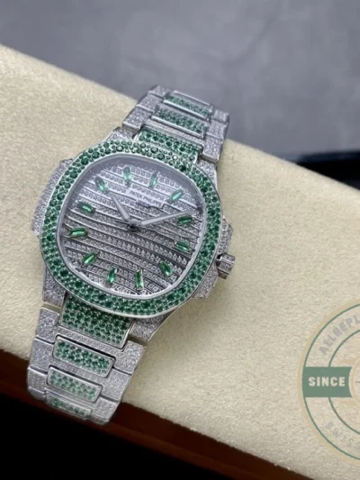 Replica Nautilus 7118/1453G-003 Patek Philippe “Ladies Automatic” 35.2 mm, Green Diamonds - Top-Tier Swiss Replica Watch