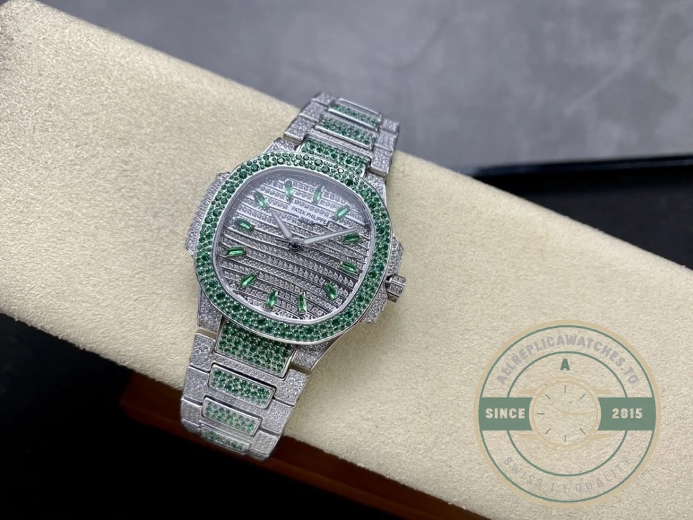 Replica Nautilus 7118/1453G-003 Patek Philippe “Ladies Automatic” 35.2 mm, Green Diamonds - Top-Tier Swiss Replica Watch