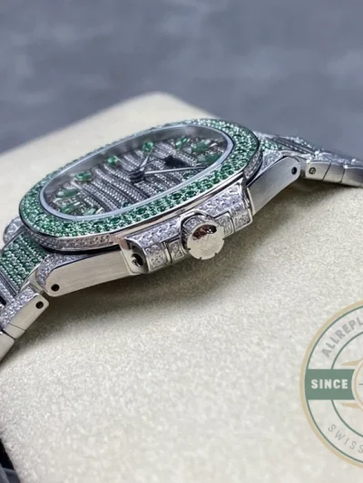 Replica Nautilus 7118/1453G-003 Patek Philippe “Ladies Automatic” 35.2 mm, Green Diamonds - Swiss Movement Replica Watch