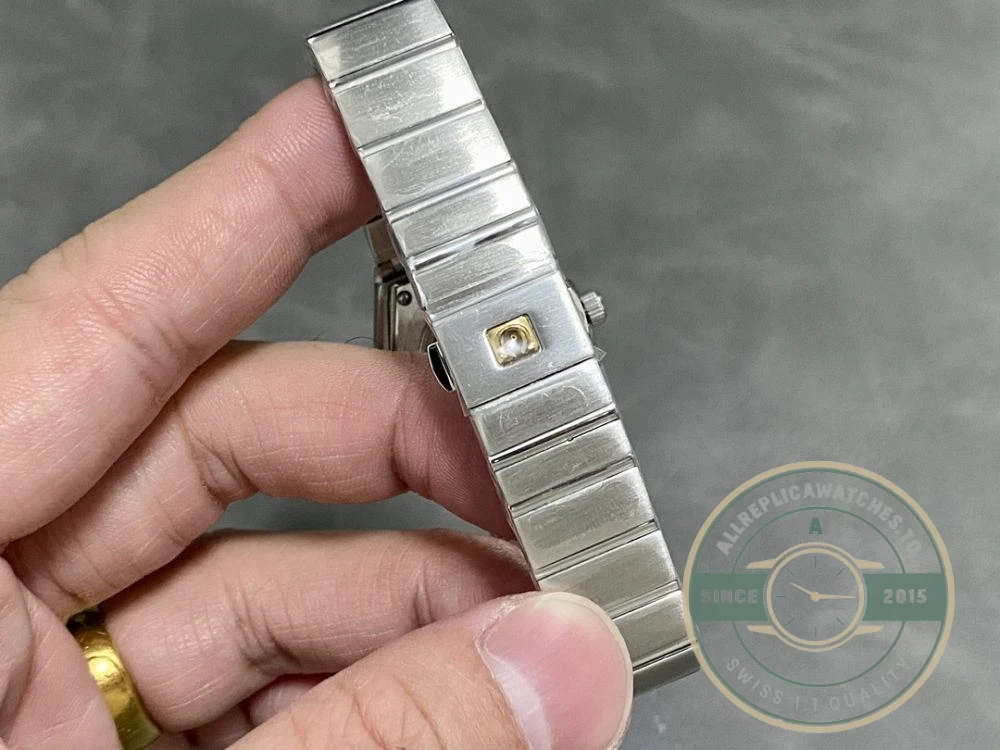 Replica Omega Constellation 25mm 131.15.25.60.55.001 - Top-Tier Swiss Replica Watch