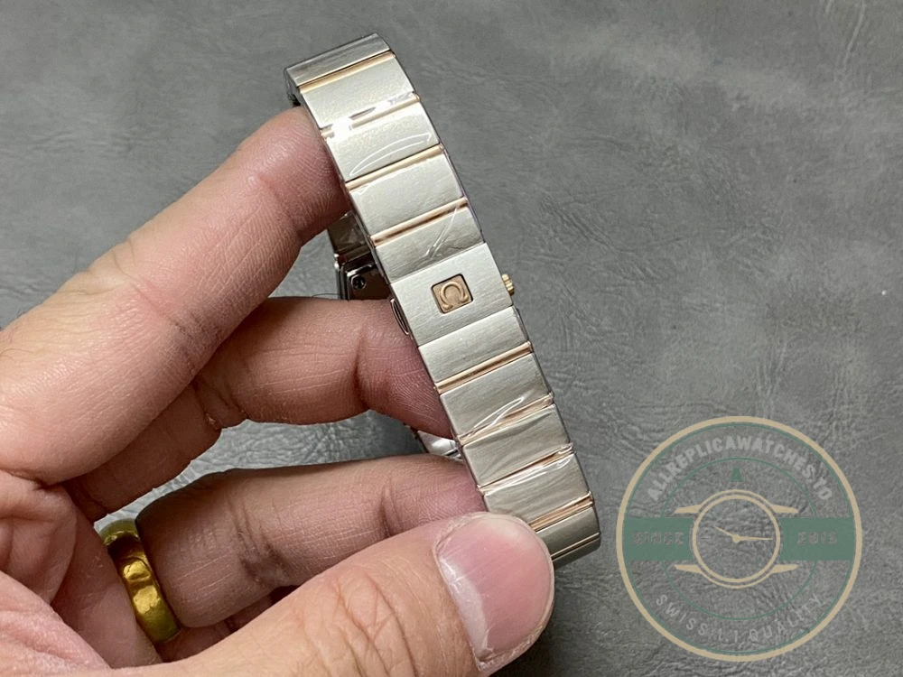 Replica Omega Constellation 25mm 131.25.25.60.55.002 - Affordable Luxury Replica Timepiece