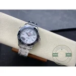 Stainless steel bracelet and deployant clasp on the Seamaster Diver 300M super clone