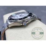 Date window and central seconds hand on the dial of this Seamaster Diver 300M replica