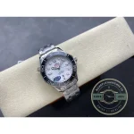 Full steel build from bezel to bracelet on this 42mm Seamaster Diver 300M superclone