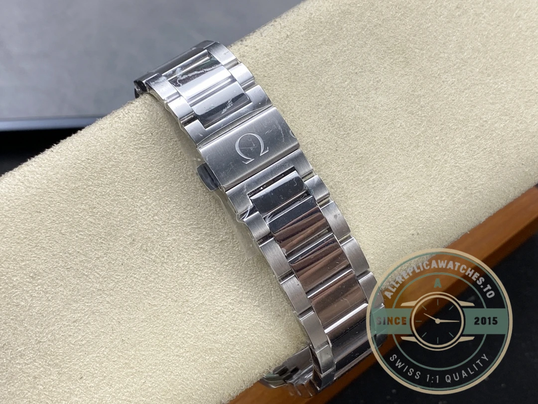 Replica Omega Seamaster Blue Dial 41mm 220.10.41.21.03.001 - Affordable Luxury Replica Timepiece