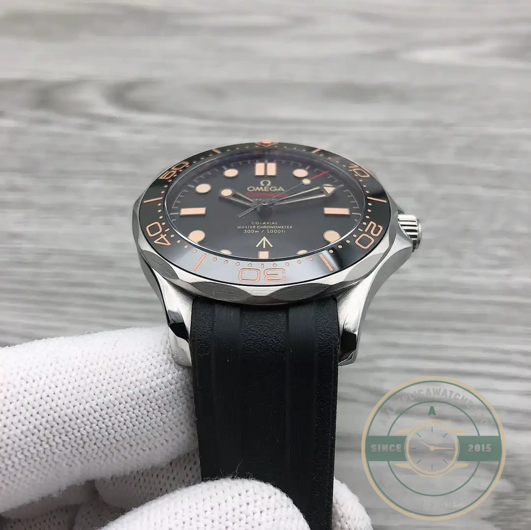 Replica Omega Seamaster Diver 300M 42mm Edition 007 - Luxury Replica Watch