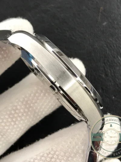 Replica Omega Seamaster GMT Black Dial 231.13.43.22.01.001 - 1:1 Swiss Replica Watch