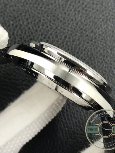 Replica Omega Speedmaster White Dial 311.32.42.30.04.003 - Swiss-Made Clone Watch