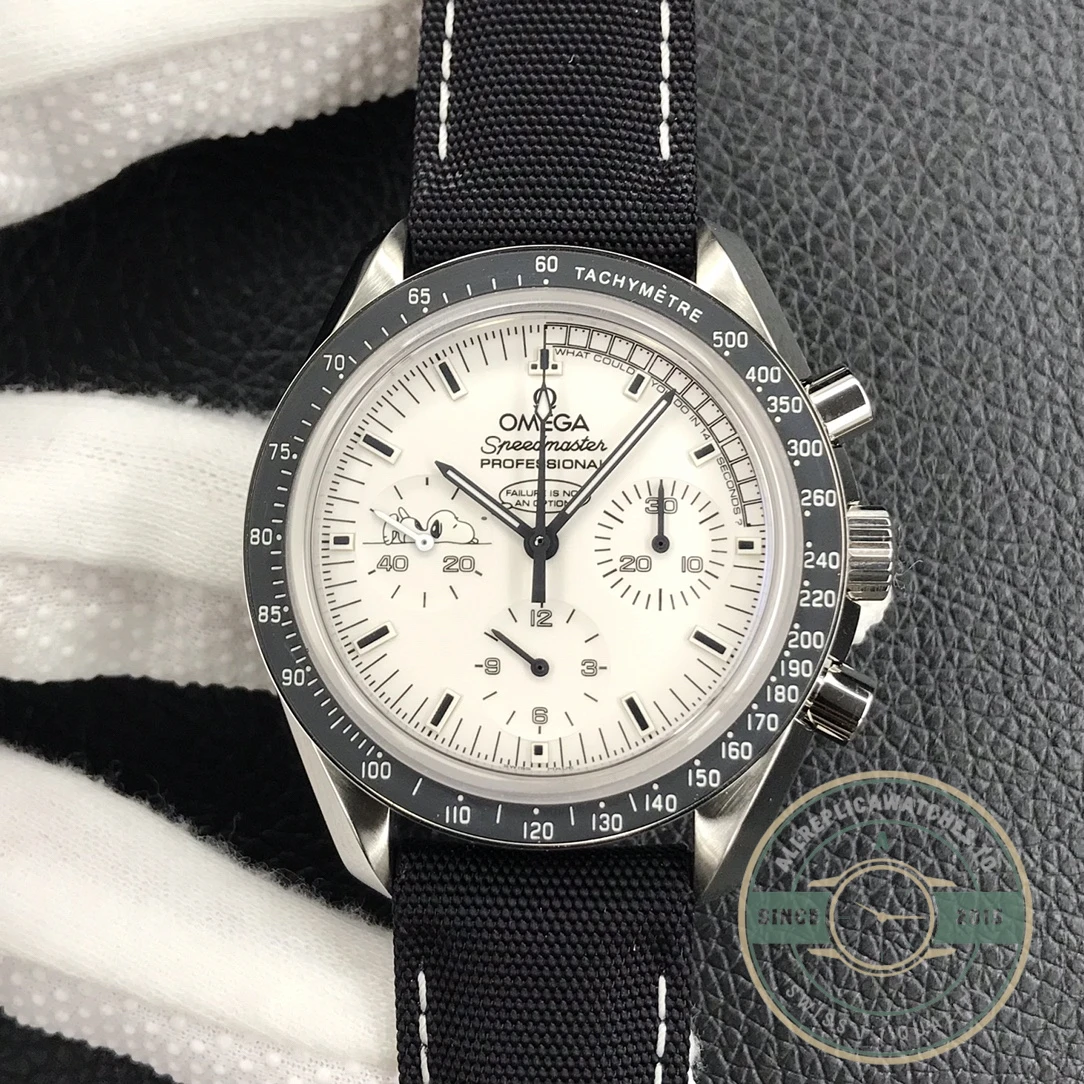 Replica Omega Speedmaster White Dial 311.32.42.30.04.003 - Swiss-Made Clone Watch