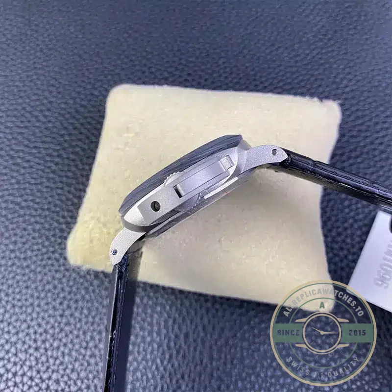 Replica Panerai Luminor Luna Rossa Gmt Pam1096 - Luxury Replica Watch