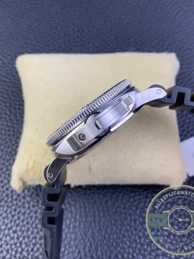 Replica Panerai Submersible GMT Navy SEALs PAM1323 - Swiss-Made Clone Watch