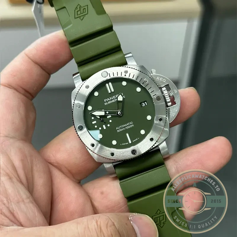 Replica Panerai Submersible Matte-Green PAM1055 - Swiss Movement Replica Watch