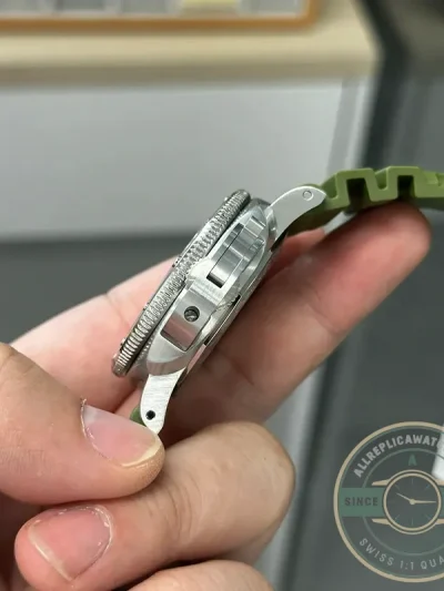 Replica Panerai Submersible Matte-Green PAM1055 - Premium Super Clone Watch