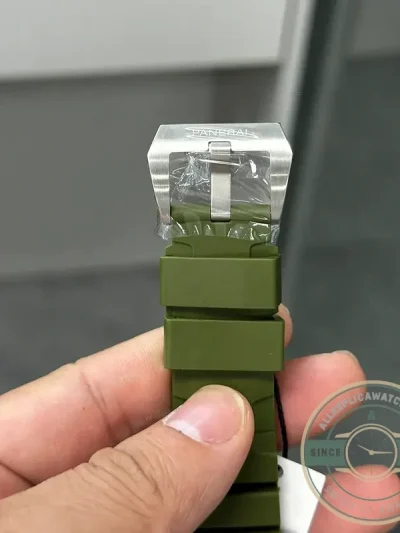 Replica Panerai Submersible Matte-Green PAM1055 - Luxury Replica Watch