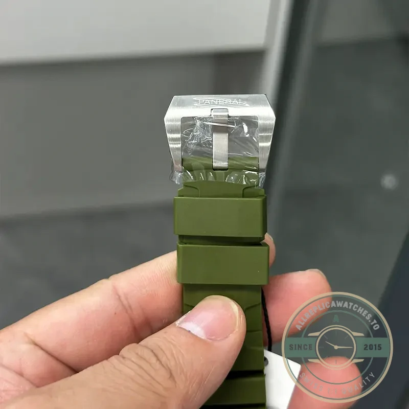 Replica Panerai Submersible Matte-Green PAM1055 - Luxury Replica Watch