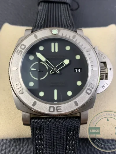 Replica Panerai Submersible PAM 984 Mike Horn Edition - Swiss Movement Replica Watch