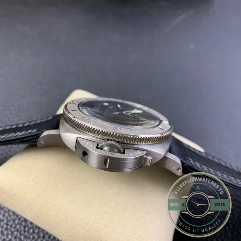 Replica Panerai Submersible PAM 984 Mike Horn Edition - Budget Luxury Replica Watch