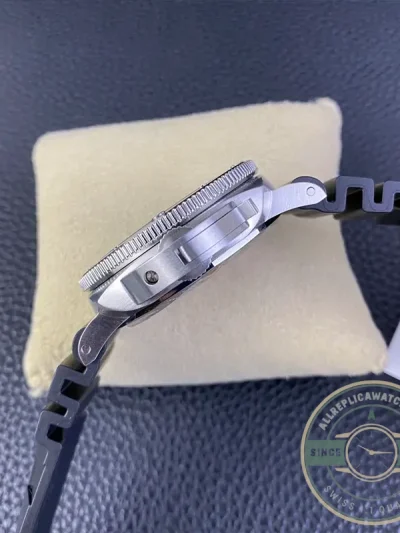 Replica Panerai Submersible Pam1229 44mm - Factory Super Clone Watch